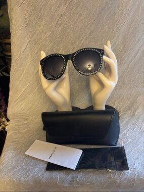 Bally Authentic BY2069A Studded Round Sunglasses EUC